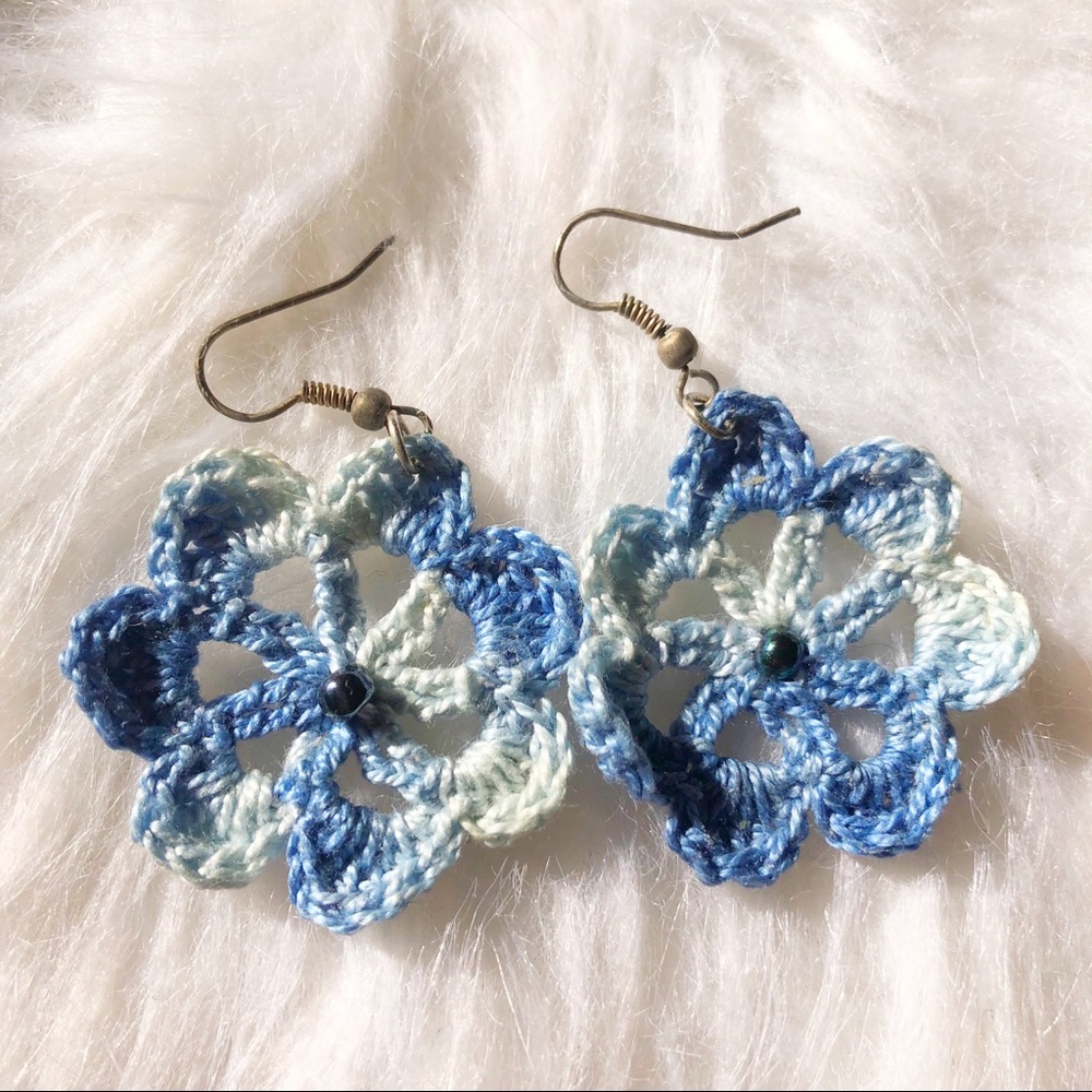 💎3 for $15💎 Cute Blue Flower Earrings